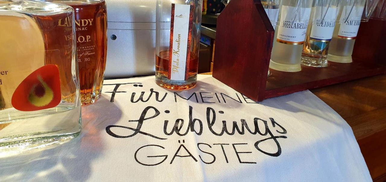 Landgasthaus "Zum Engel" Neuleiningen Kültér fotó