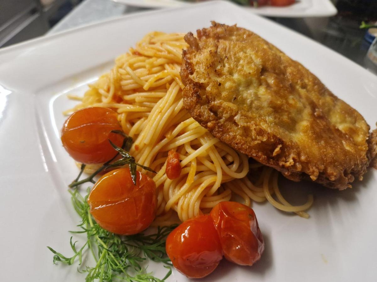 Landgasthaus "Zum Engel" Neuleiningen Kültér fotó